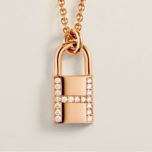 H lock diamond Hermes necklace pendant chain rose gold. Sparkle white diamonds
